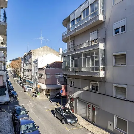 Apartment New By The Metro *