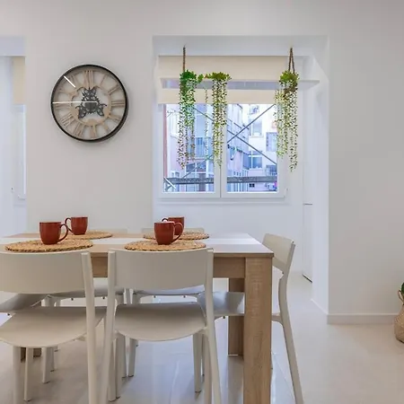 New By The Metro Apartment Lisbon