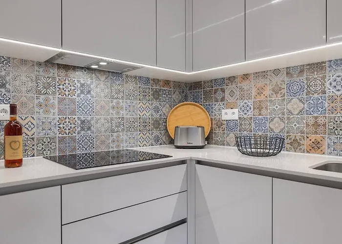 Apartament New By The Metro - 1e